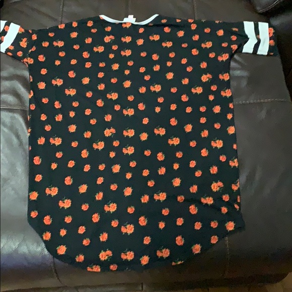 Lularoe rose Irma shirt - Picture 2 of 2